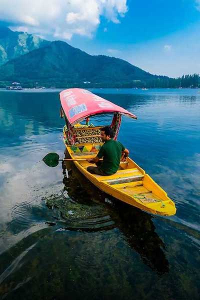 kashmir tour package from delhi